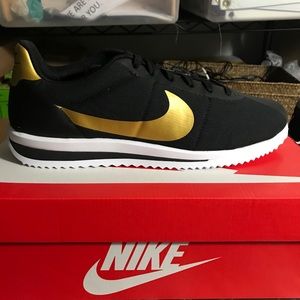 Nike Cortez Ultra QS Size 11.5